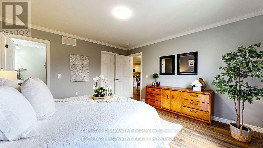 15 Ainsworth Drive, Ramara, ON - Indoor Photo Showing Bedroom