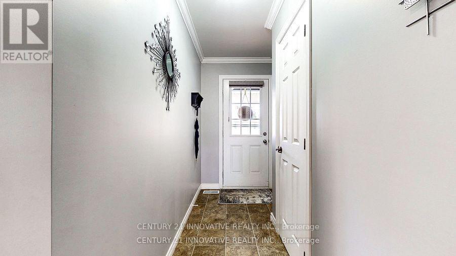 15 Ainsworth Drive, Ramara, ON - Indoor Photo Showing Other Room