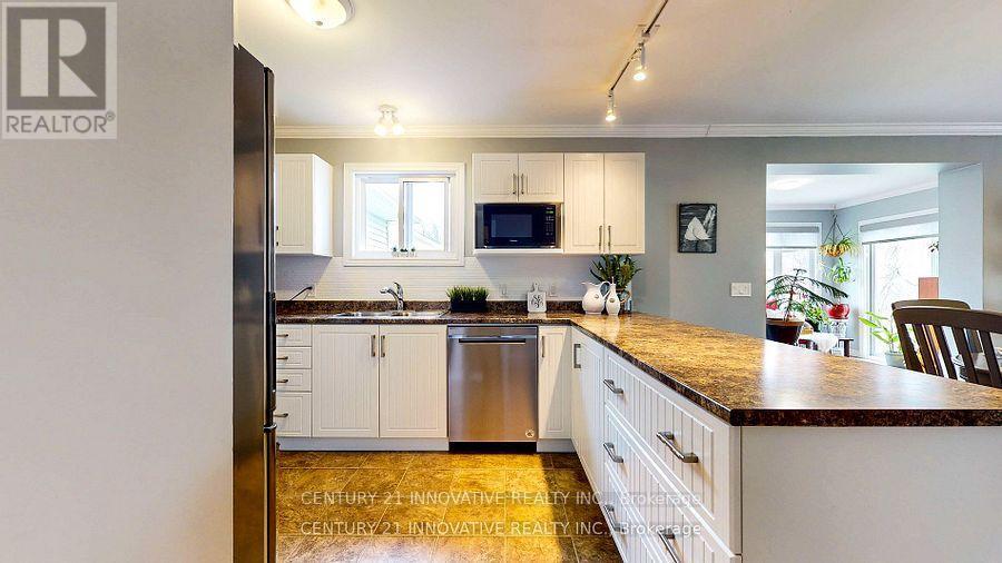 15 Ainsworth Drive, Ramara, ON - Indoor Photo Showing Kitchen With Double Sink