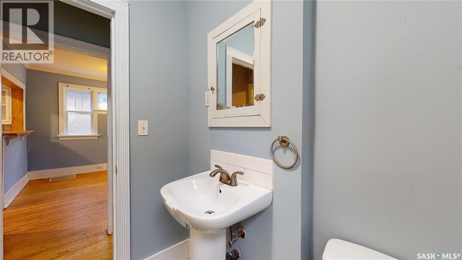 2275 Quebec Street, Regina, SK - Indoor Photo Showing Bathroom