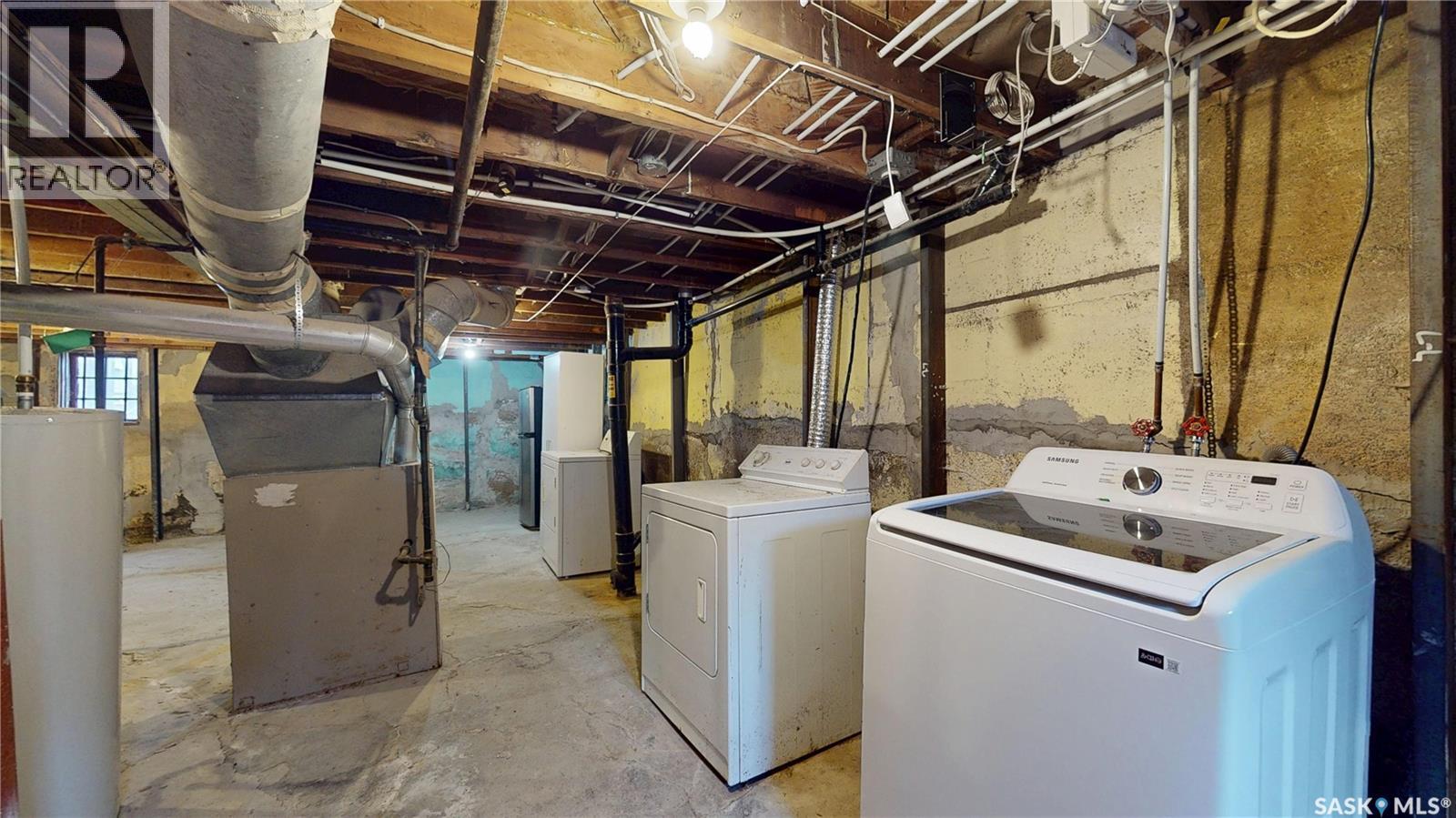 2275 Quebec Street, Regina, SK - Indoor Photo Showing Laundry Room