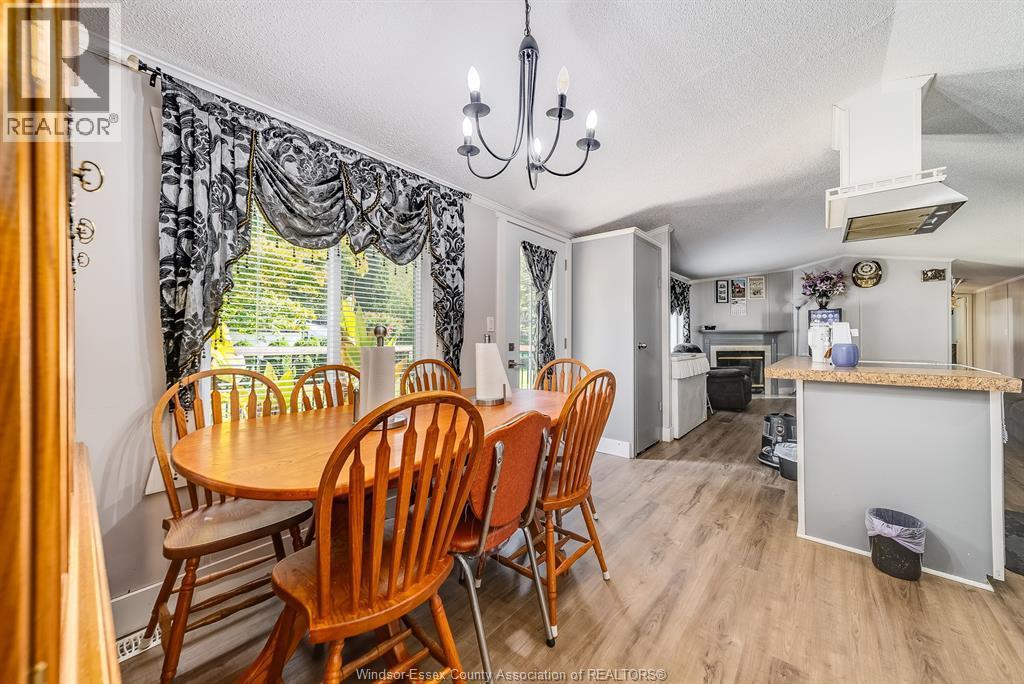 29338 Jane Road Unit# 98, Thamesville, ON - Indoor Photo Showing Dining Room