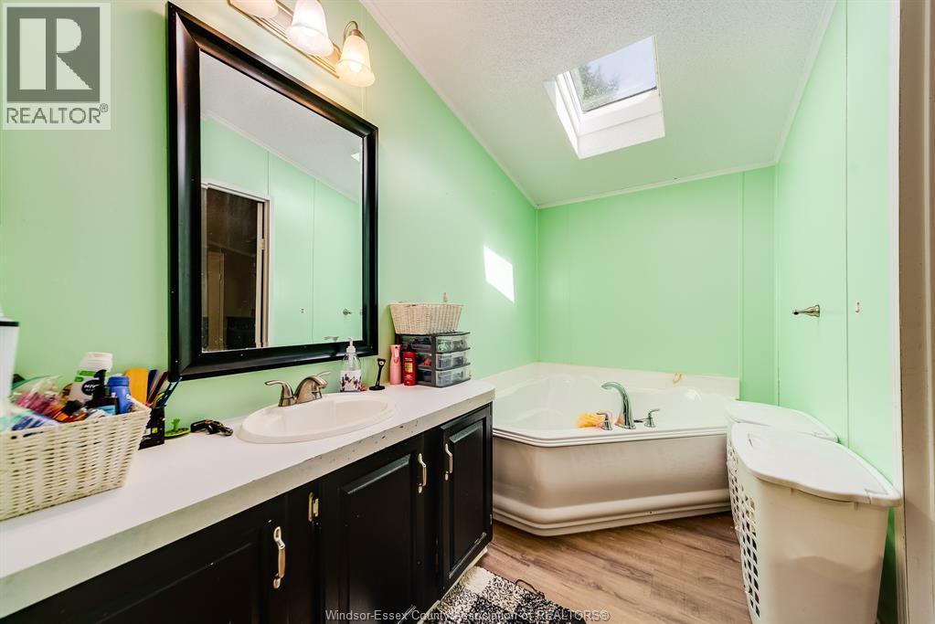 29338 Jane Road Unit# 98, Thamesville, ON - Indoor Photo Showing Bathroom