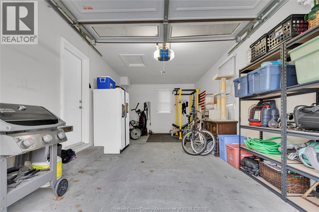 8475 Wyandotte Unit# 116, Windsor, ON - Indoor Photo Showing Garage