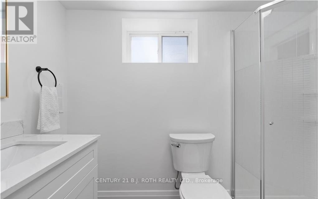 Lower Level - 59 Holgate Street, Barrie, ON - Indoor Photo Showing Bathroom