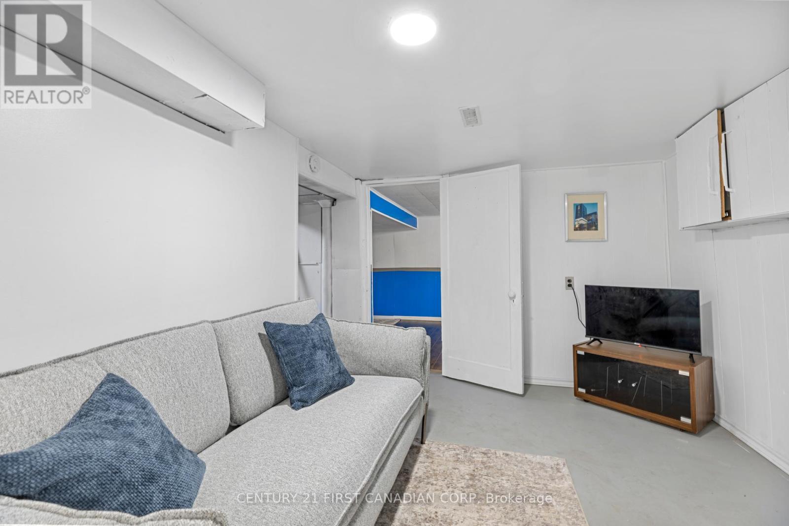 49 Mcnay Street, London East (East C), ON - Indoor