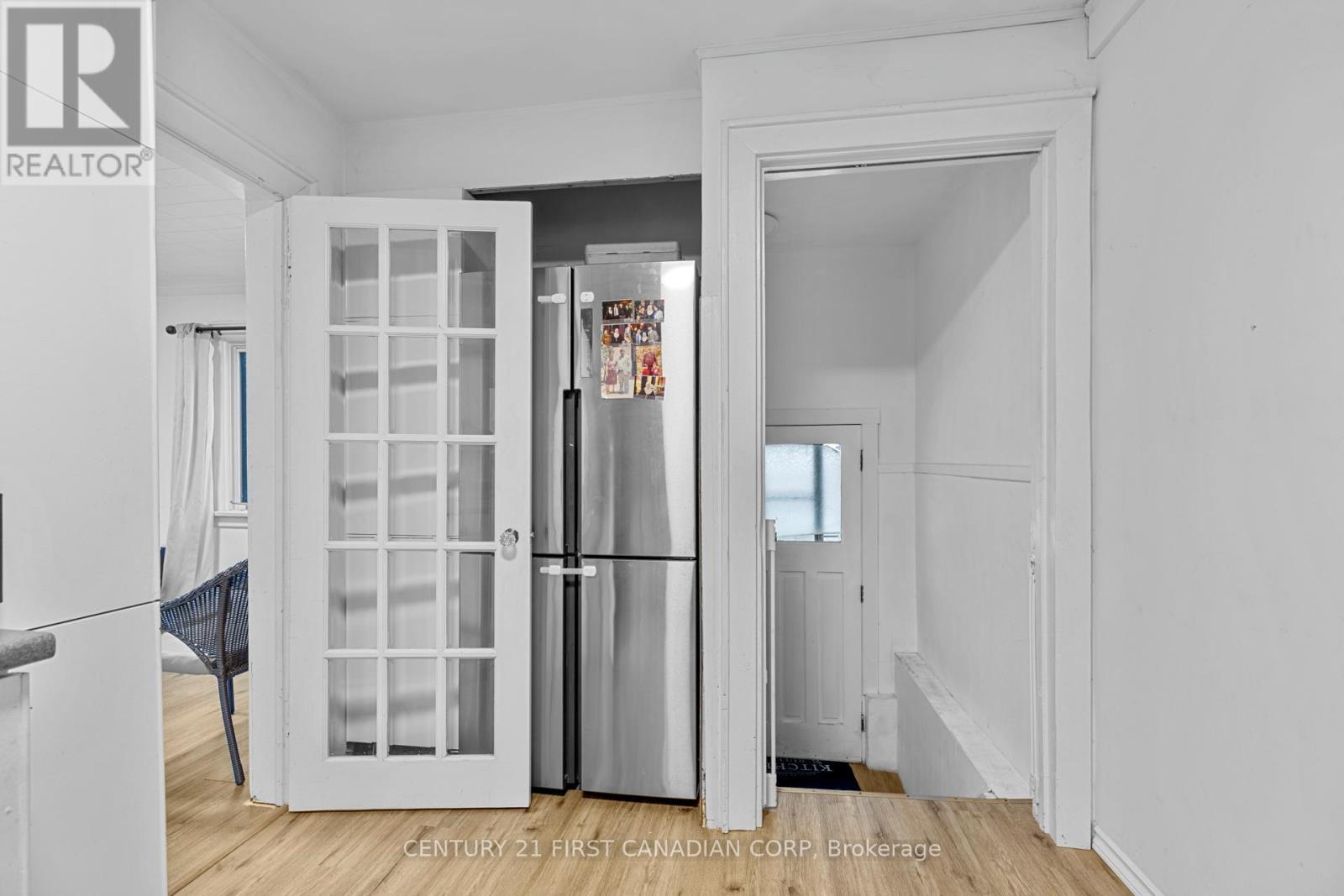 49 Mcnay Street, London East (East C), ON - Indoor Photo Showing Other Room