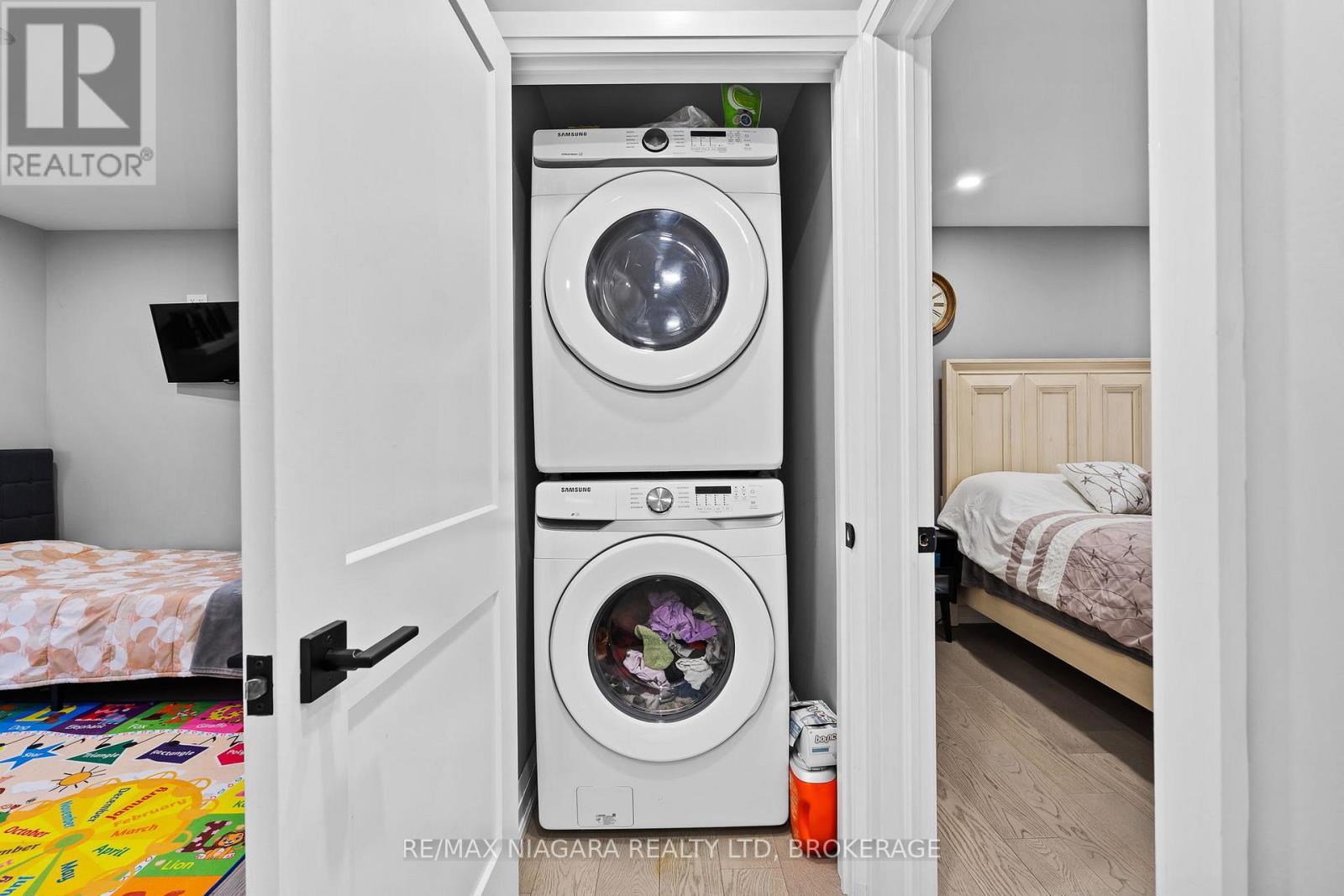 3560 Strang Drive, Niagara Falls (Chippawa), ON - Indoor Photo Showing Laundry Room