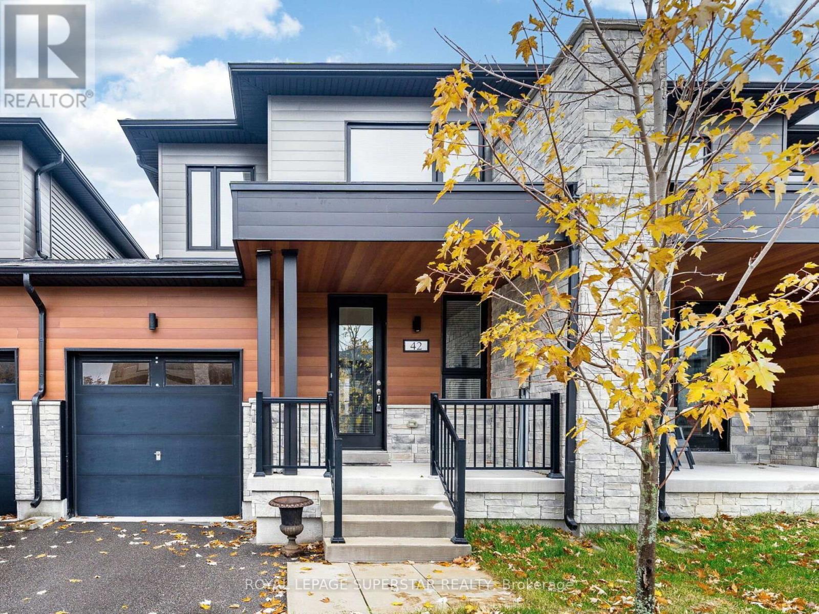 42 Eberhardt Drive, Wasaga Beach, ON - Outdoor With Facade