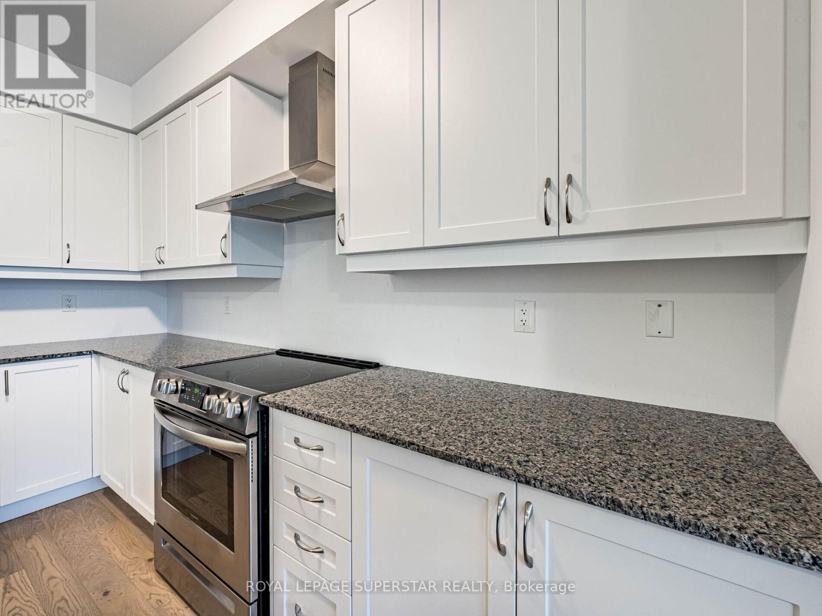 42 Eberhardt Drive, Wasaga Beach, ON - Indoor Photo Showing Kitchen