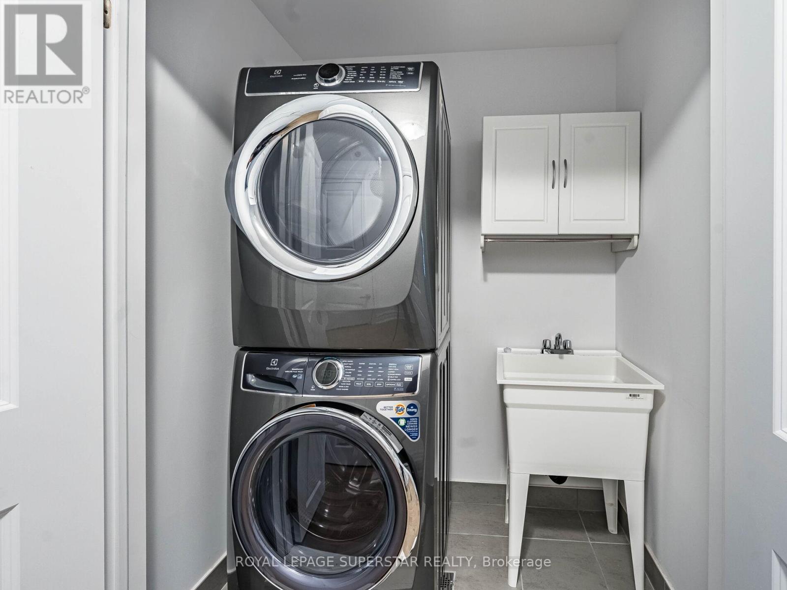42 Eberhardt Drive, Wasaga Beach, ON - Indoor Photo Showing Laundry Room