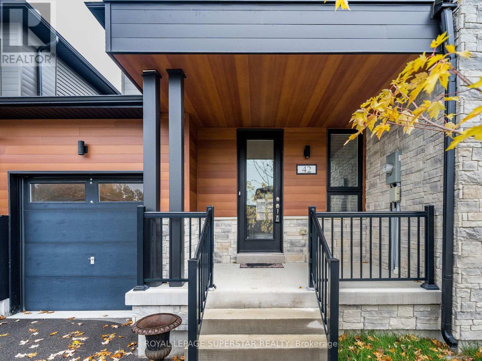 42 Eberhardt Drive, Wasaga Beach, ON - Outdoor With Exterior