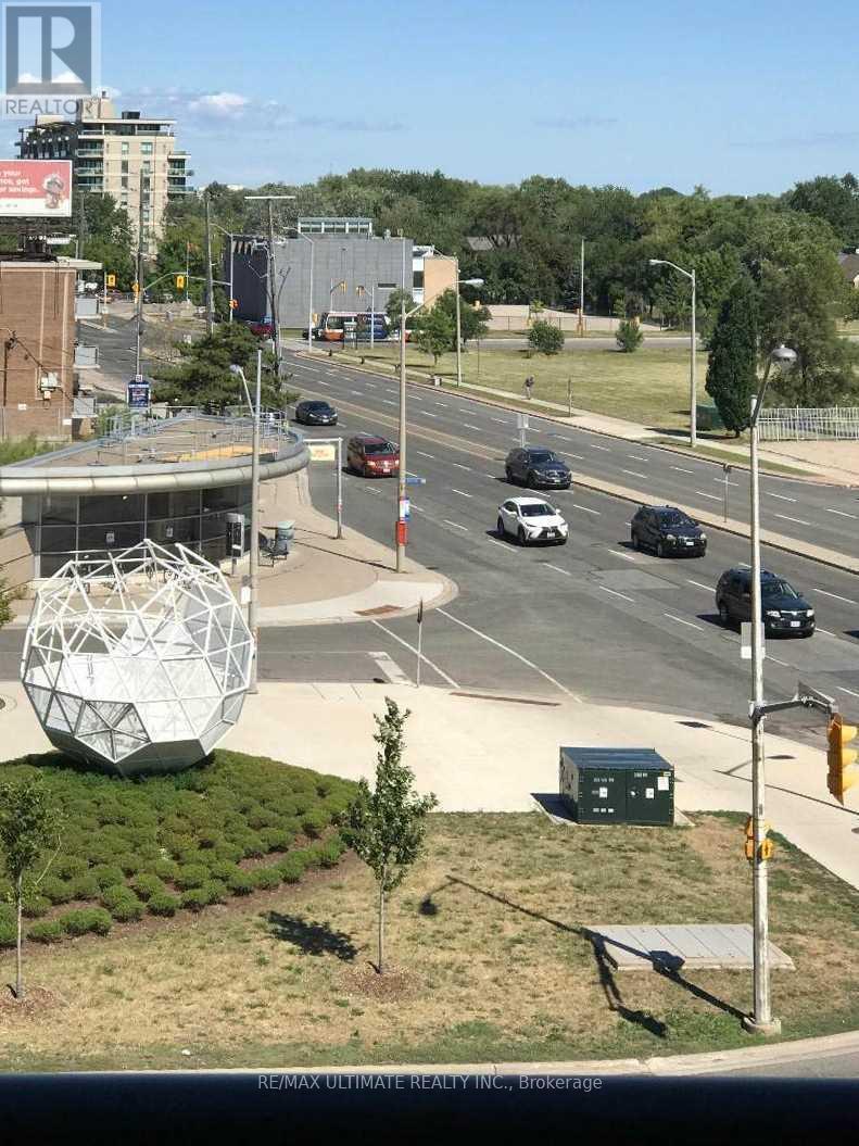 409 - 1060 Sheppard Avenue W, Toronto, ON - Outdoor With View