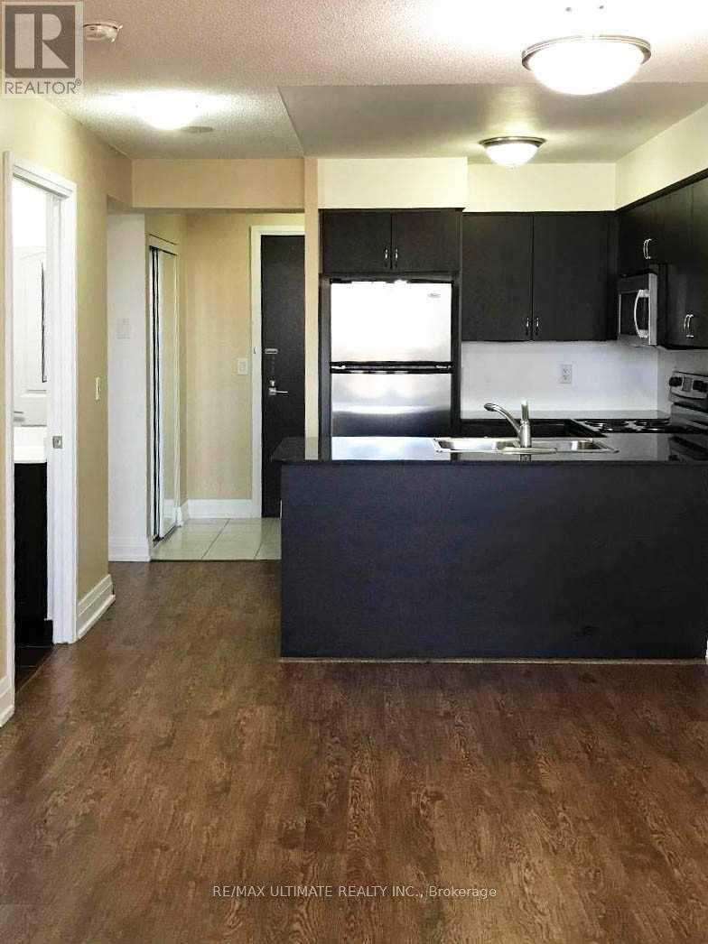 409 - 1060 Sheppard Avenue W, Toronto, ON - Indoor Photo Showing Kitchen With Double Sink