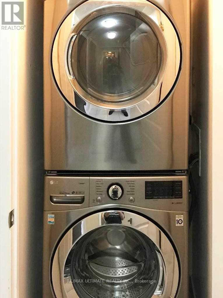 409 - 1060 Sheppard Avenue W, Toronto, ON - Indoor Photo Showing Laundry Room