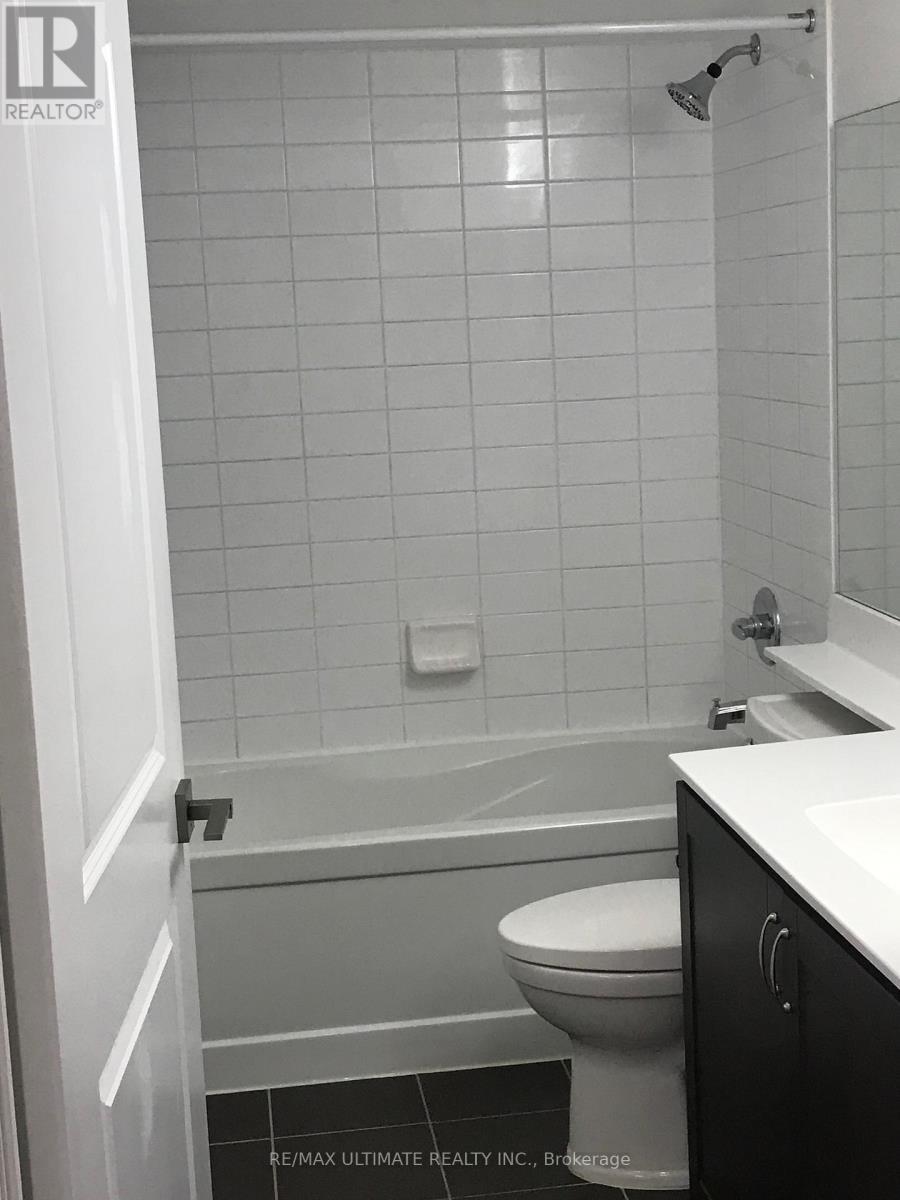 409 - 1060 Sheppard Avenue W, Toronto, ON - Indoor Photo Showing Bathroom