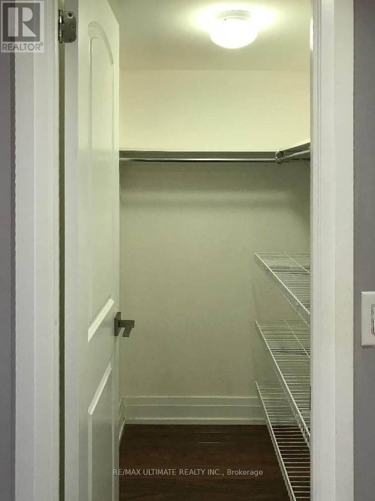 409 - 1060 Sheppard Avenue W, Toronto, ON - Indoor