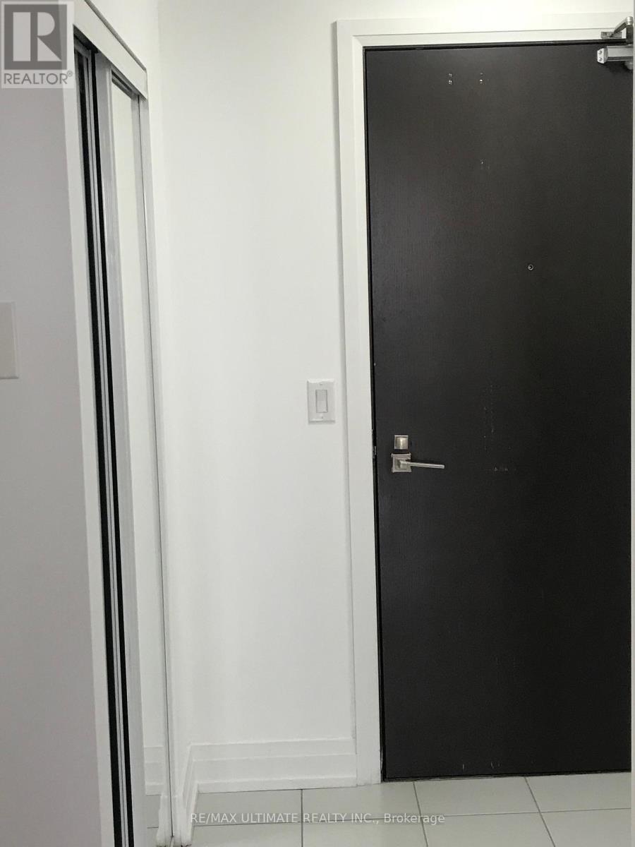 409 - 1060 Sheppard Avenue W, Toronto, ON - Indoor