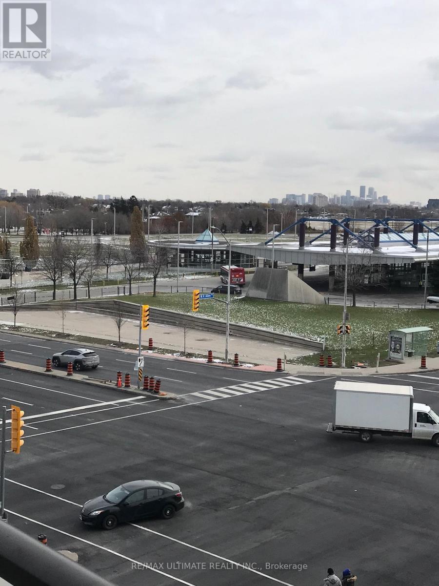 409 - 1060 Sheppard Avenue W, Toronto, ON - Outdoor With View