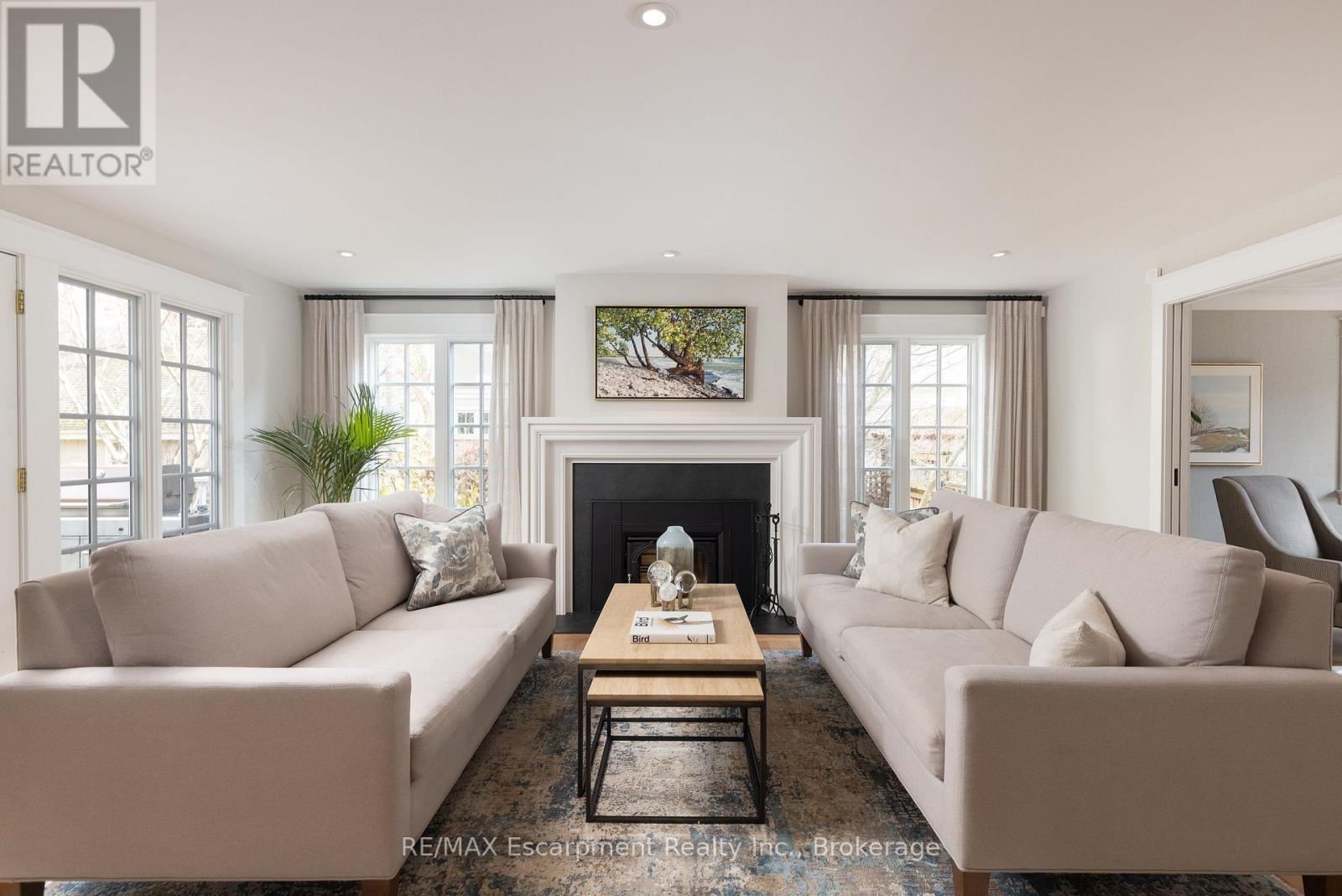 247 Douglas Avenue, Oakville (Oo Old Oakville), ON - Indoor Photo Showing Living Room With Fireplace