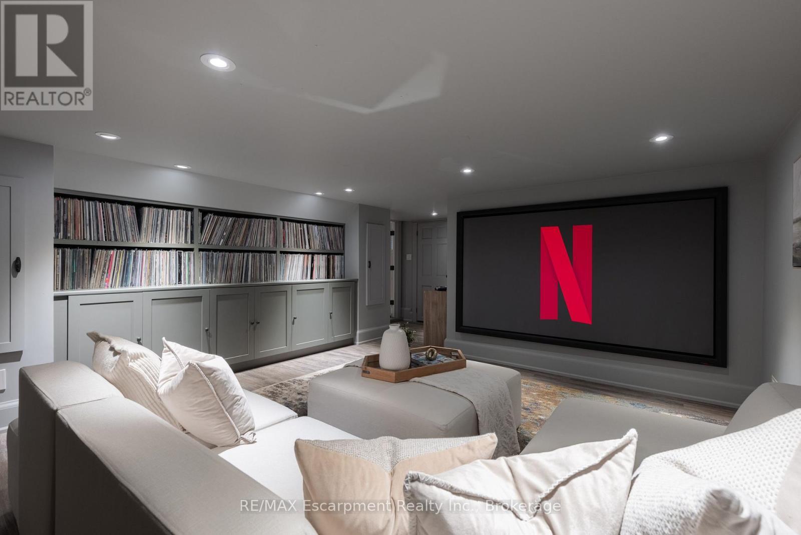 247 Douglas Avenue, Oakville (Oo Old Oakville), ON - Indoor