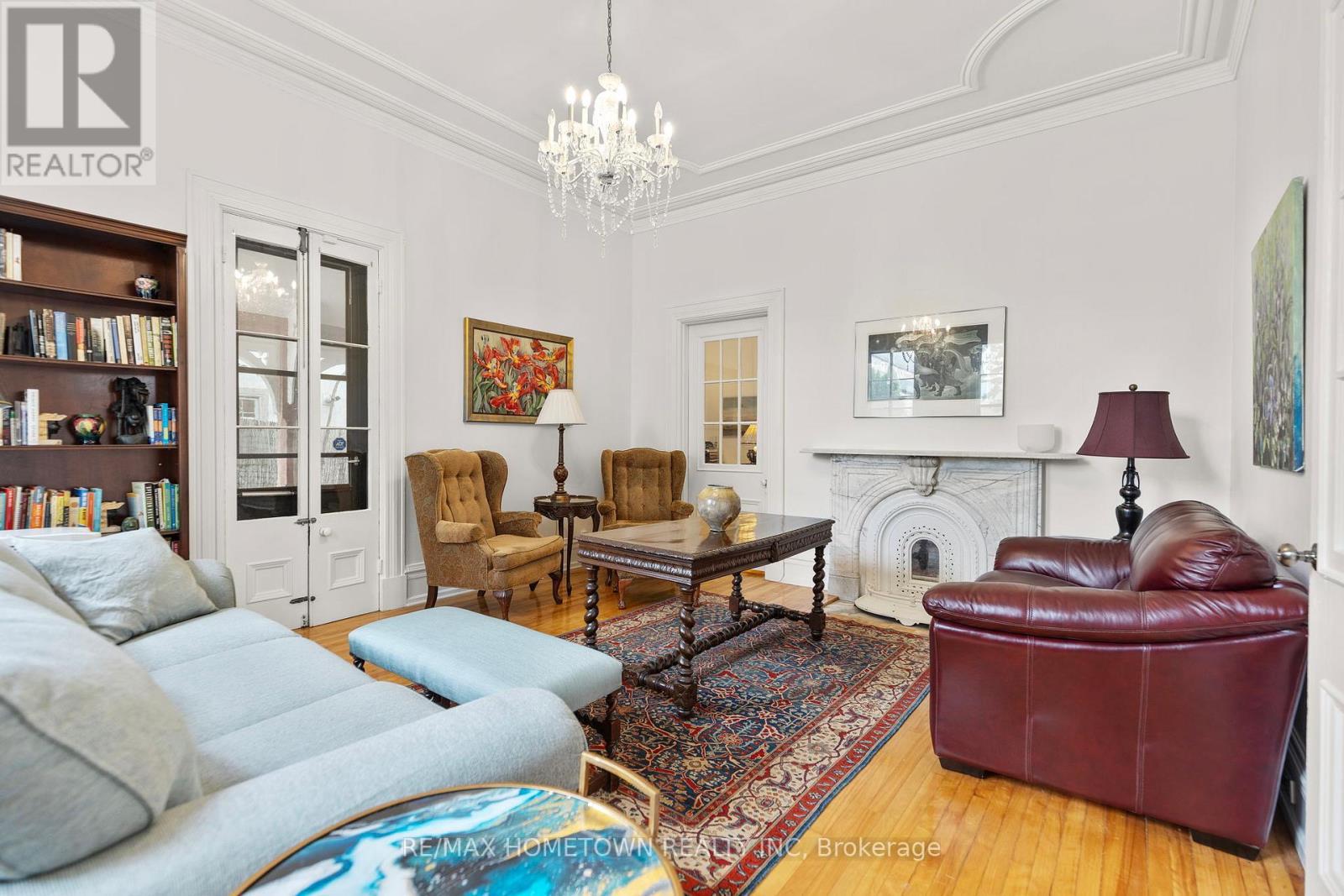 157 Dibble Street W, Prescott, ON - Indoor Photo Showing Living Room