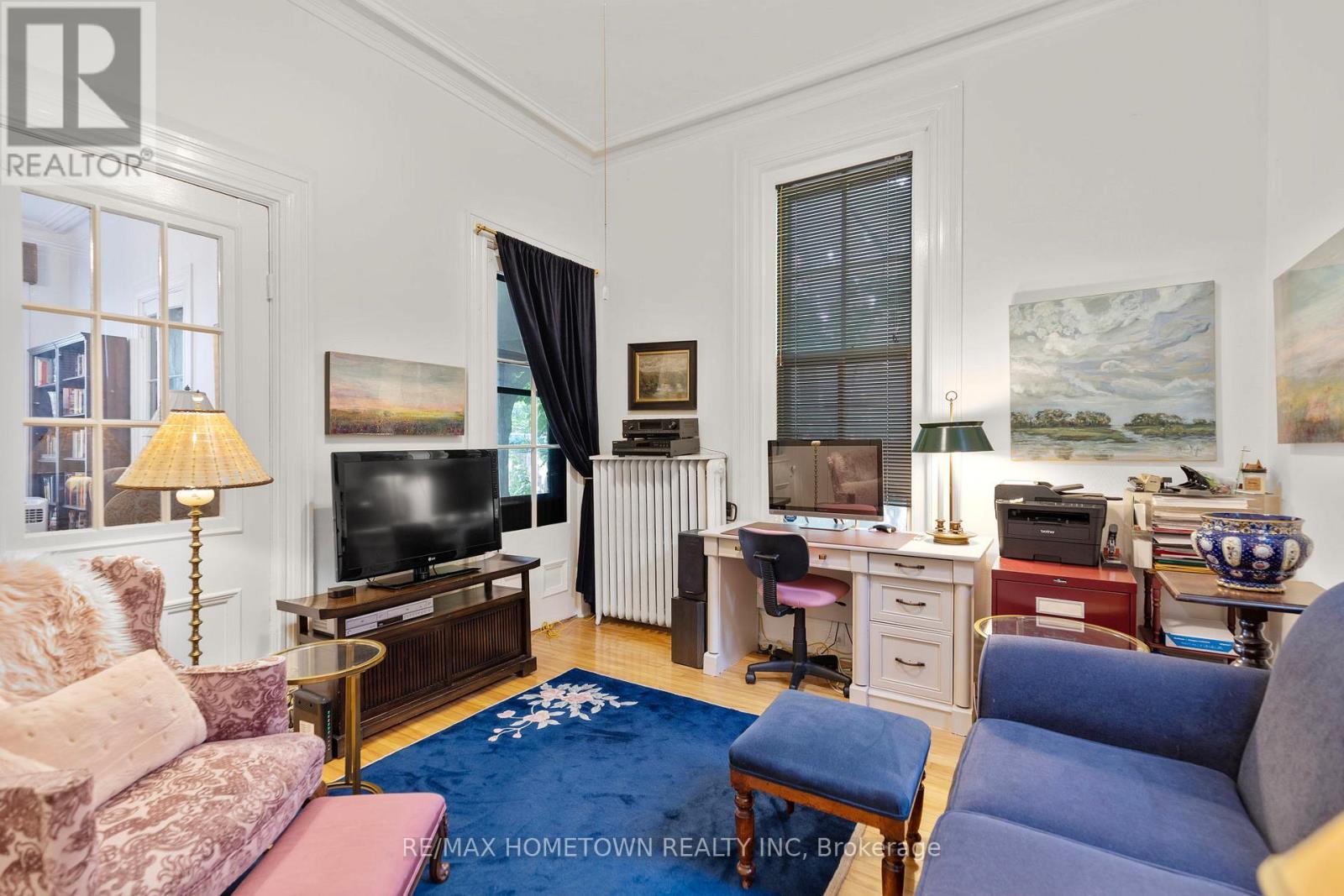 157 Dibble Street W, Prescott, ON - Indoor Photo Showing Living Room