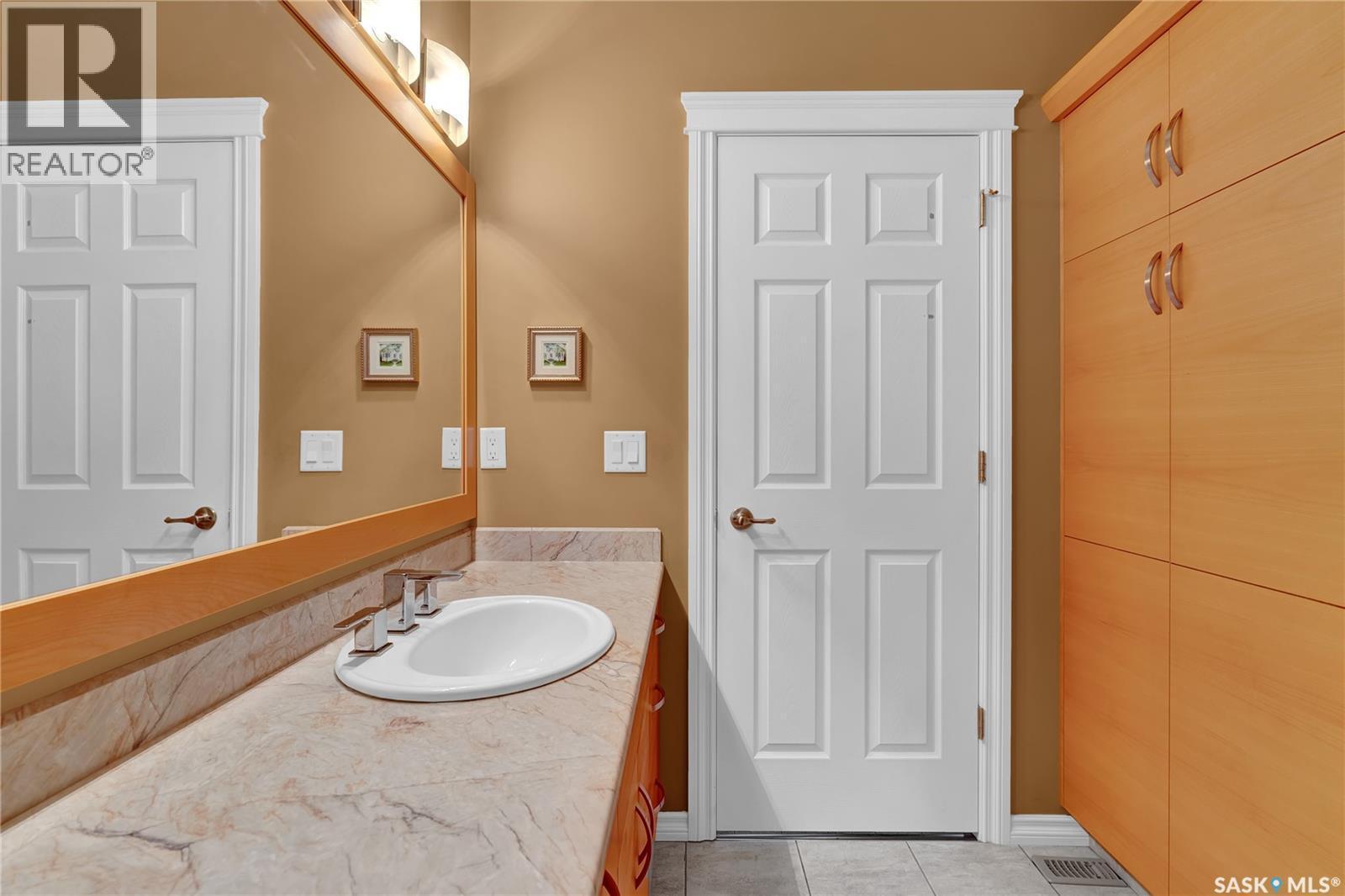 213 4721 Mctavish Street, Regina, SK - Indoor Photo Showing Bathroom