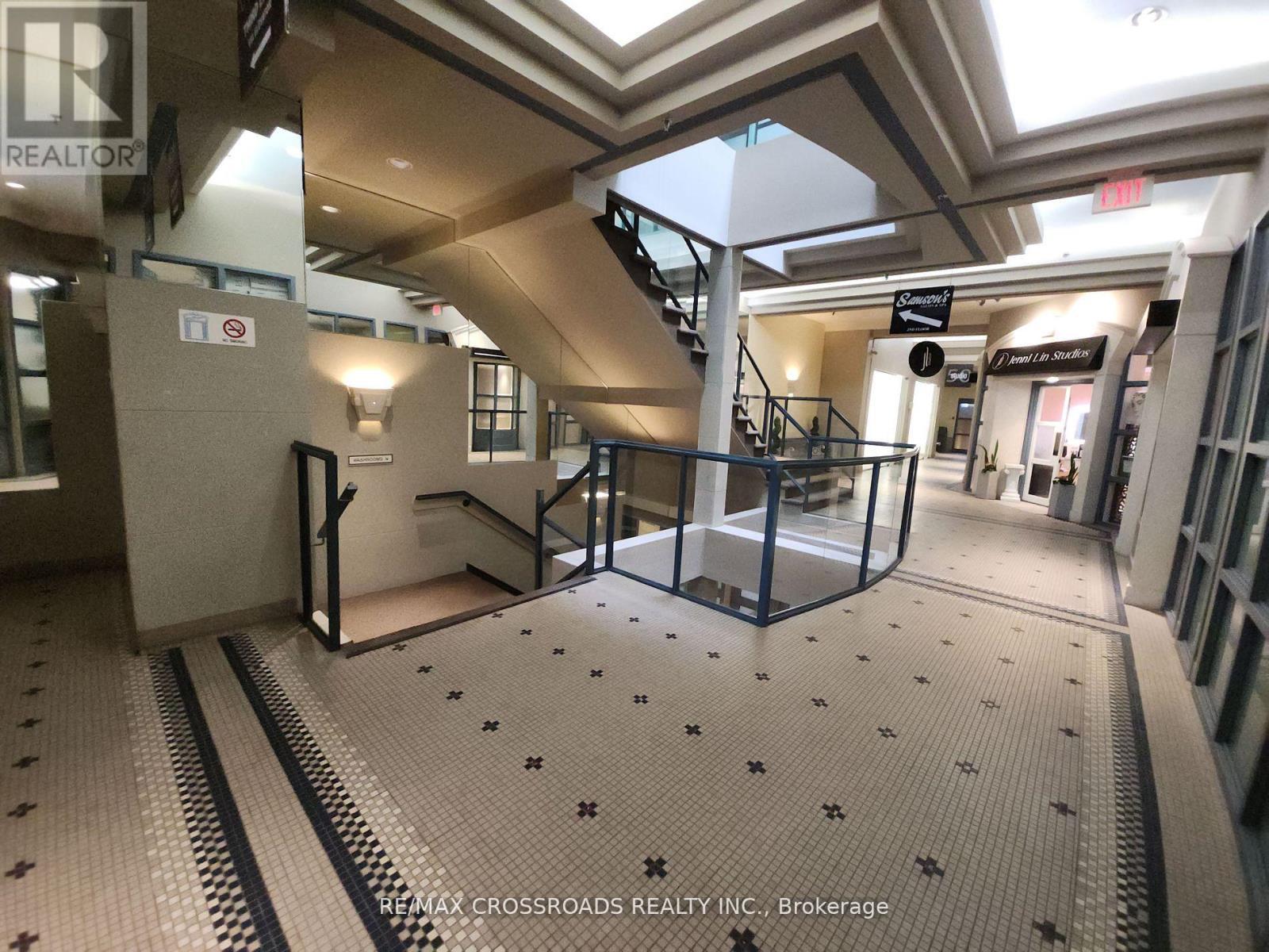 50 Dunlop Street E, Barrie, ON