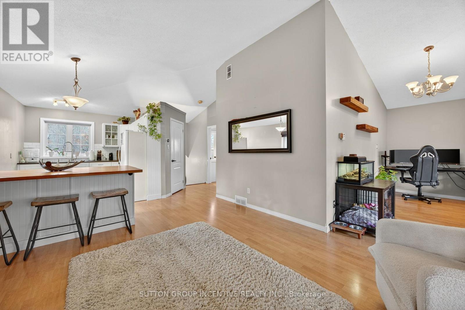 351 Chub Lake Road, Huntsville, ON - Indoor