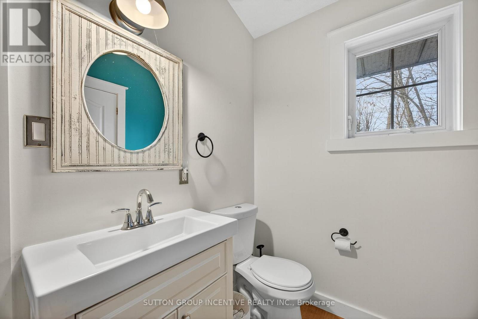351 Chub Lake Road, Huntsville, ON - Indoor Photo Showing Bathroom