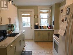 KITCHEN -