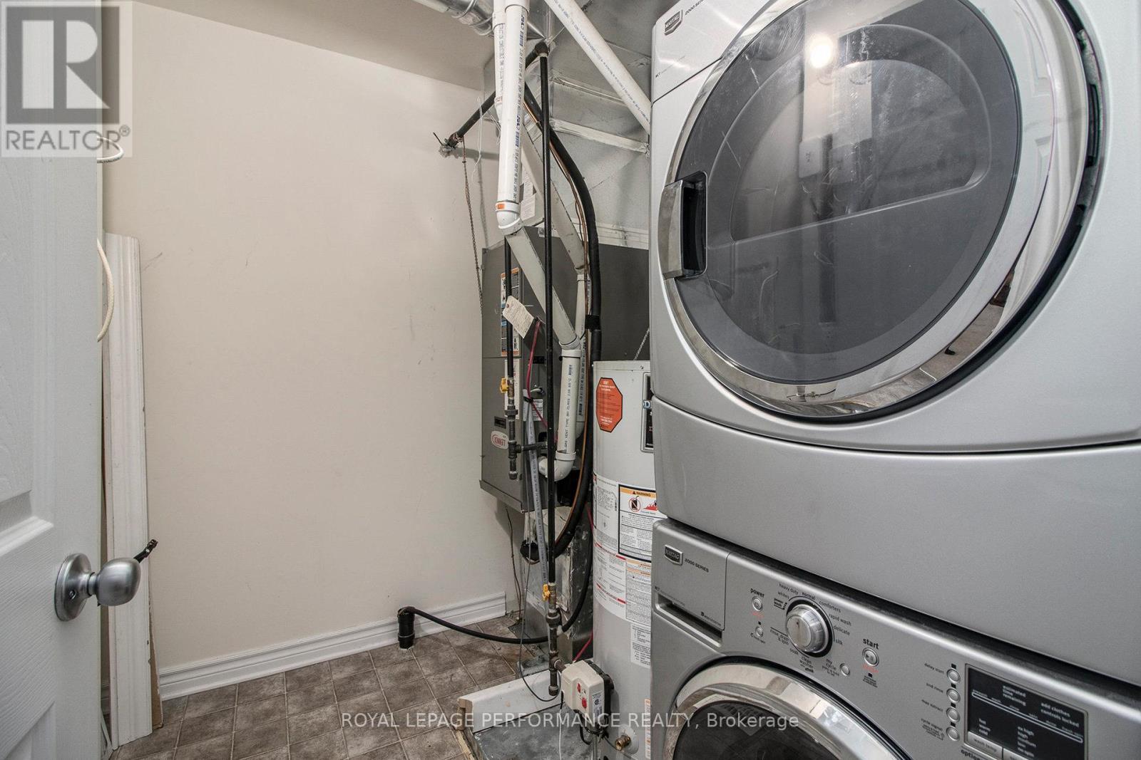 772 Lakeridge Drive, Ottawa, ON - Indoor Photo Showing Laundry Room
