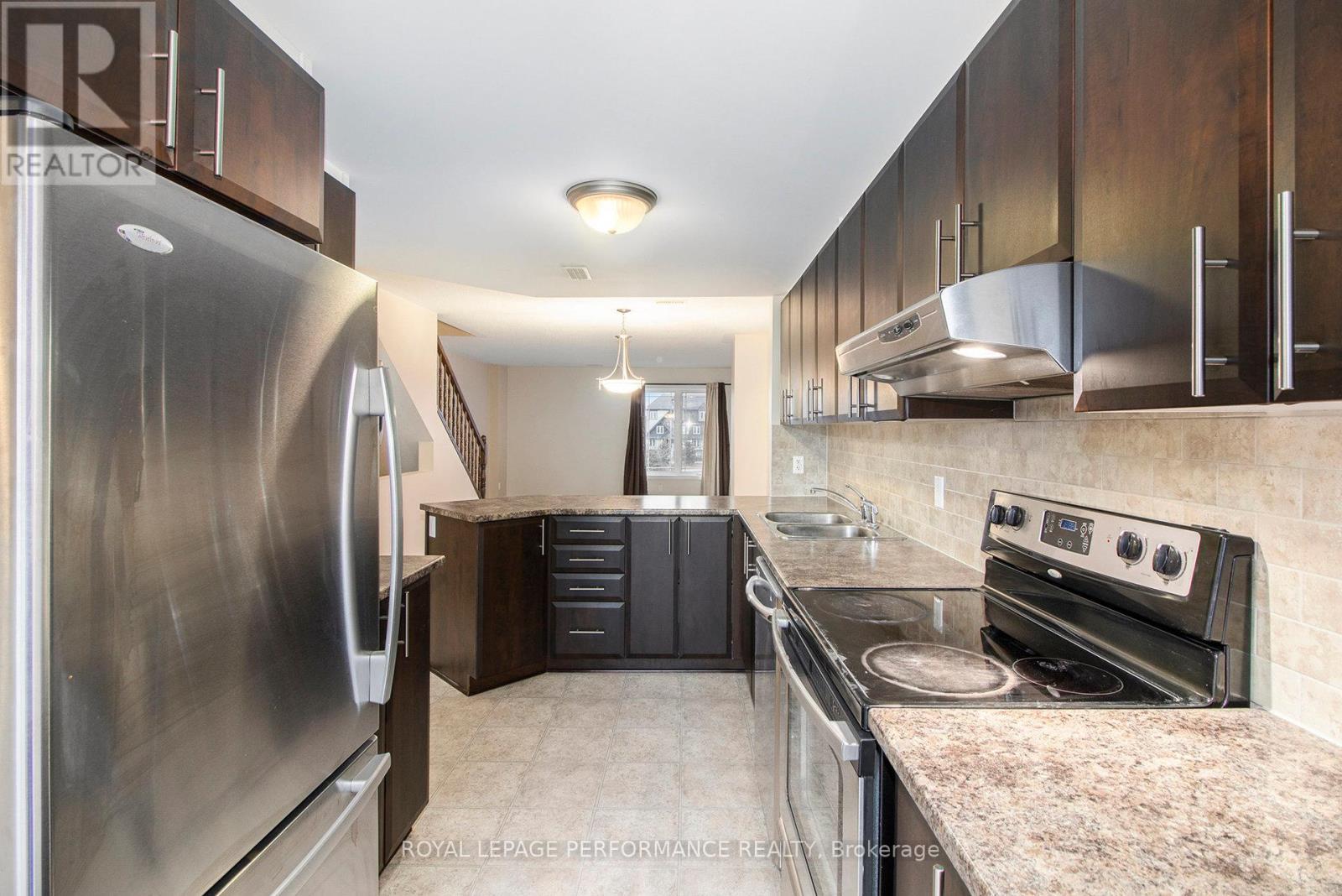 772 Lakeridge Drive, Ottawa, ON - Indoor Photo Showing Kitchen With Stainless Steel Kitchen With Double Sink With Upgraded Kitchen