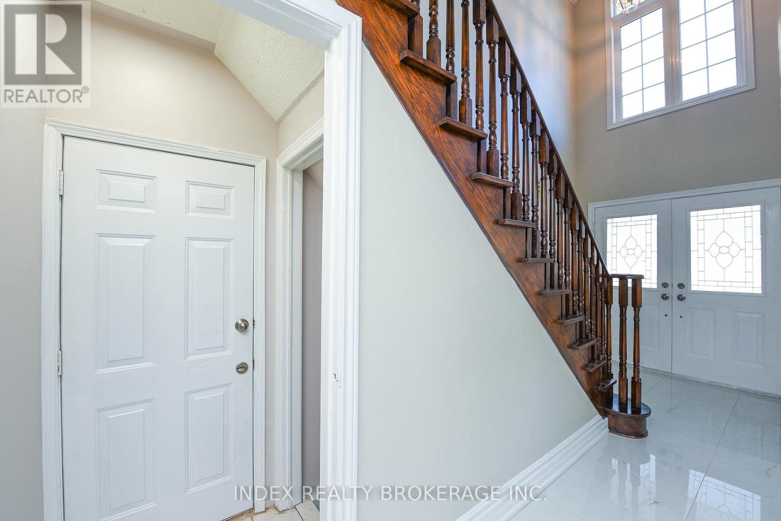 10 Leopard Gate, Brampton, ON - Indoor Photo Showing Other Room