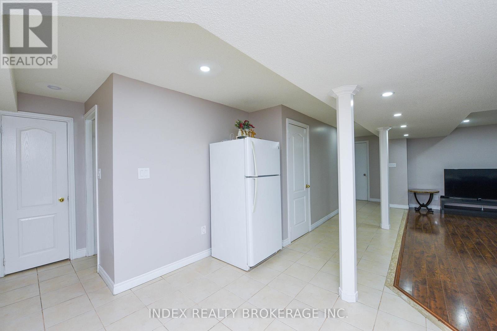 10 Leopard Gate, Brampton, ON - Indoor Photo Showing Other Room