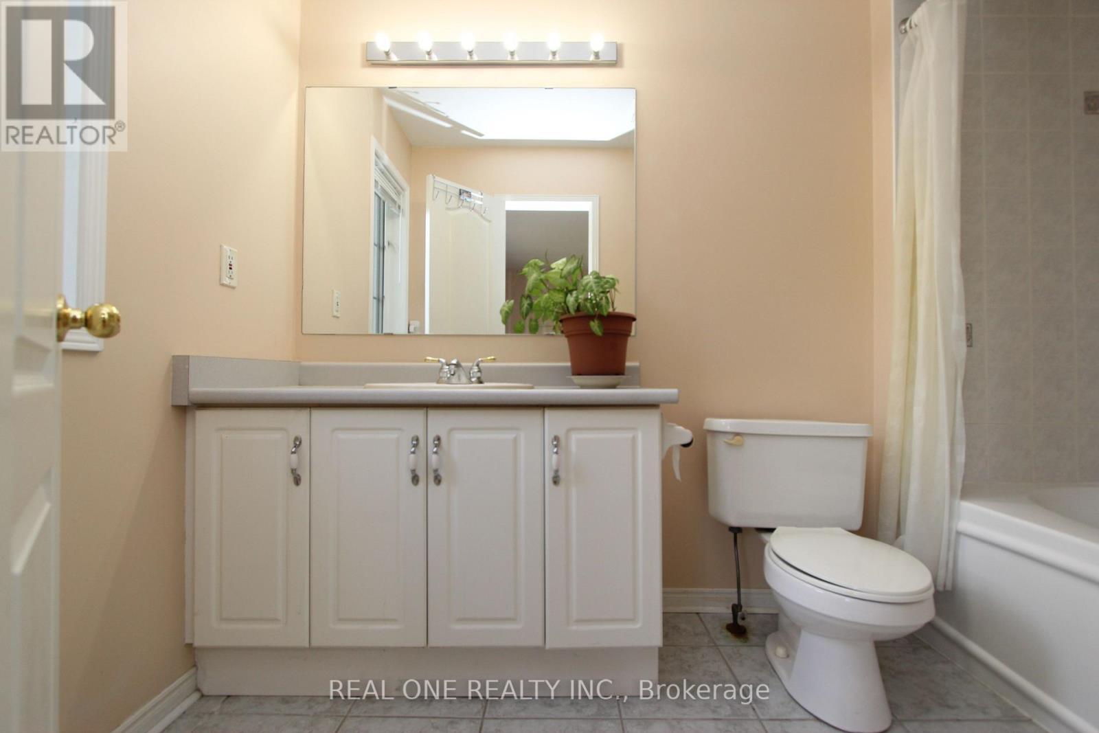 51 Forest Run Boulevard, Vaughan, ON - Indoor Photo Showing Bathroom