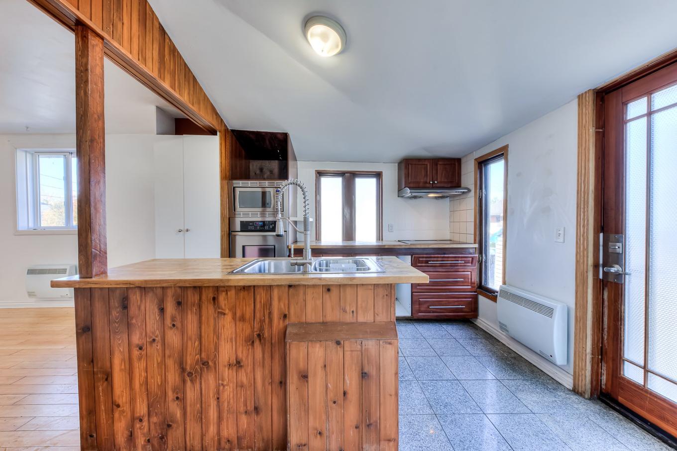 Kitchen - 2301 33E Avenue, Laval (Laval-Ouest), QC - Indoor Photo Showing Kitchen With Double Sink