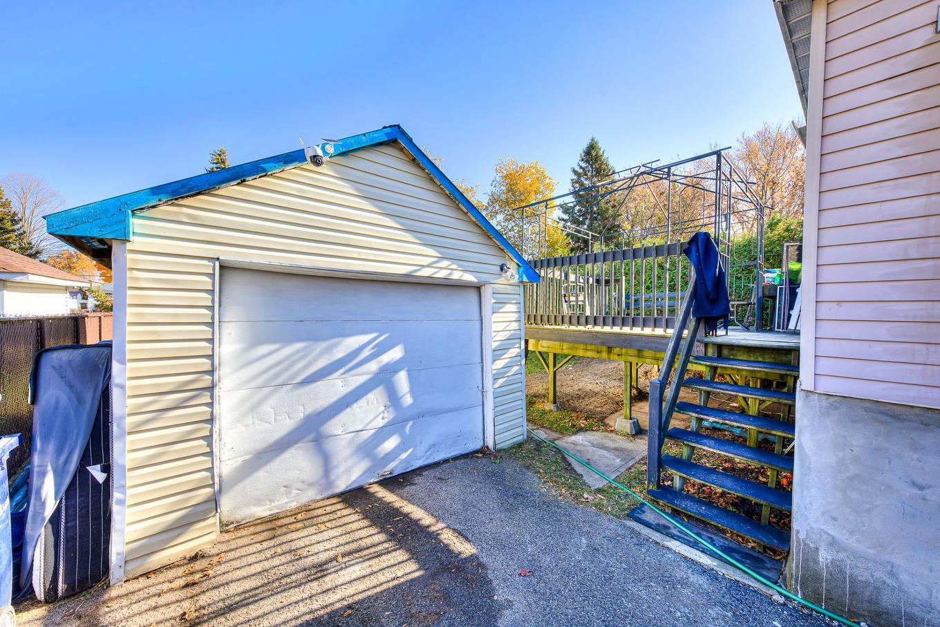 Garage - 2301 33E Avenue, Laval (Laval-Ouest), QC - Outdoor With Exterior