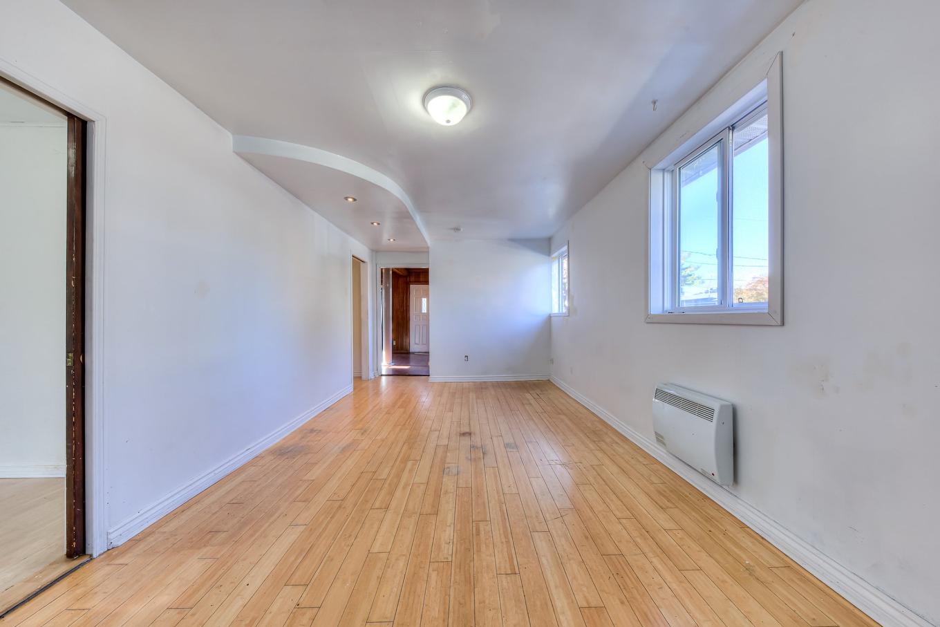 Dining room - 2301 33E Avenue, Laval (Laval-Ouest), QC - Indoor Photo Showing Other Room