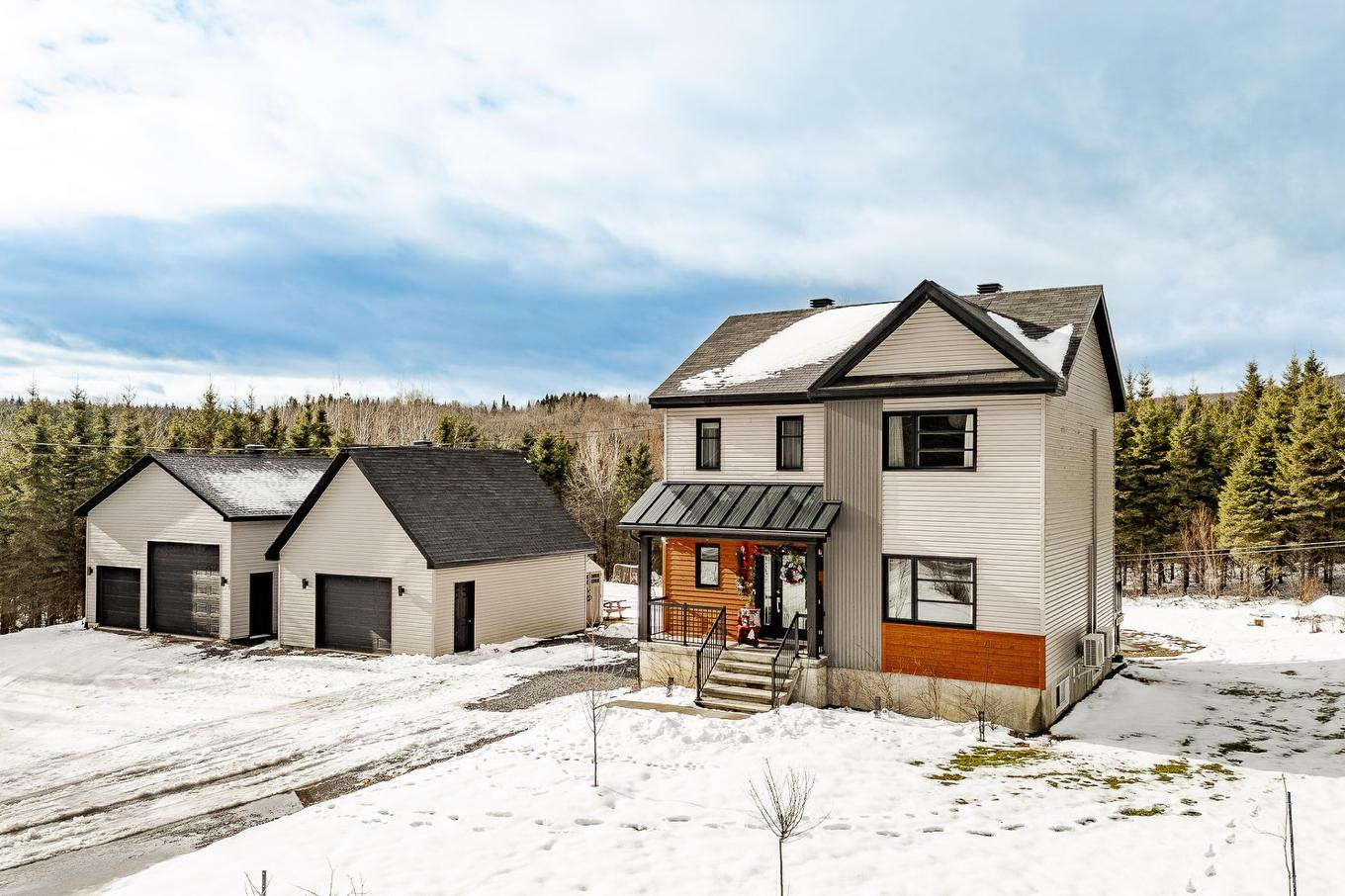 Frontage - 15 Ch. Armand-Martineau, Saint-Herménégilde, QC - Outdoor