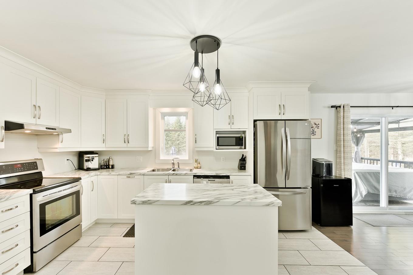 Kitchen - 15 Ch. Armand-Martineau, Saint-Herménégilde, QC - Indoor Photo Showing Kitchen With Double Sink