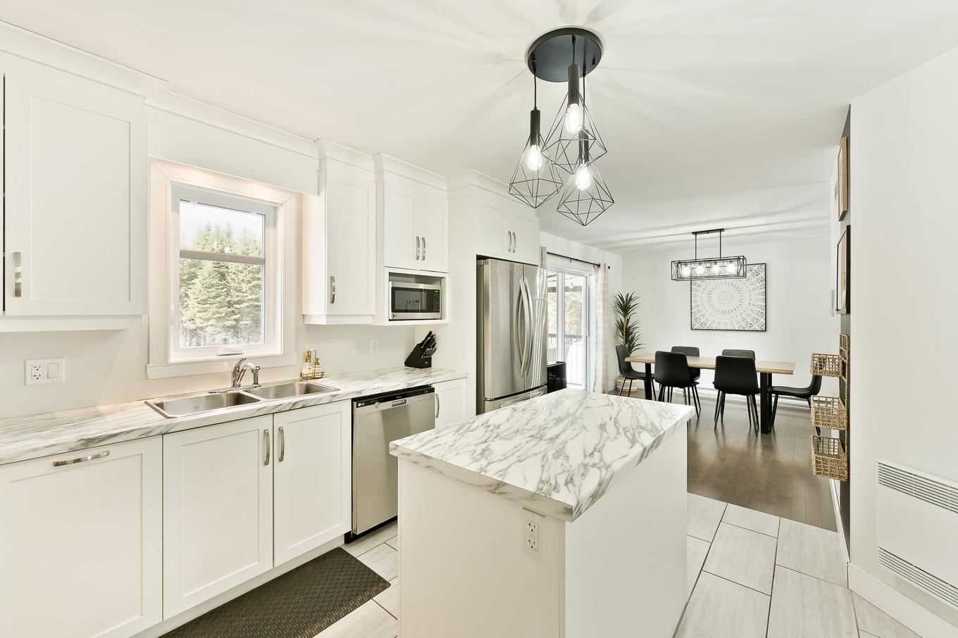 Kitchen - 15 Ch. Armand-Martineau, Saint-Herménégilde, QC - Indoor Photo Showing Kitchen With Double Sink