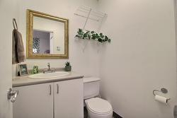 Powder room -