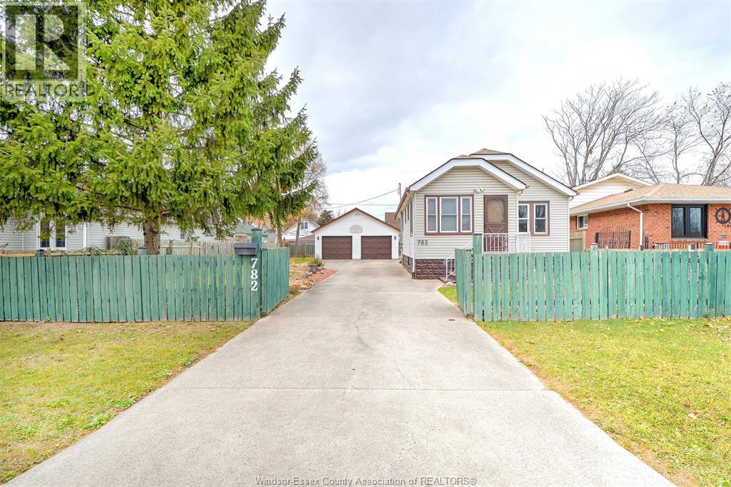 782 Charlotte, Windsor, ON - Outdoor