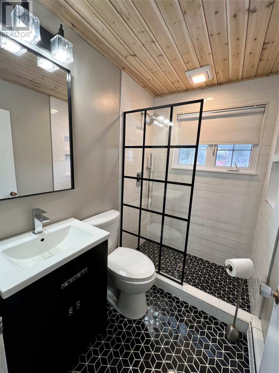 93 Midland Row, Pasadena, NL - Indoor Photo Showing Bathroom