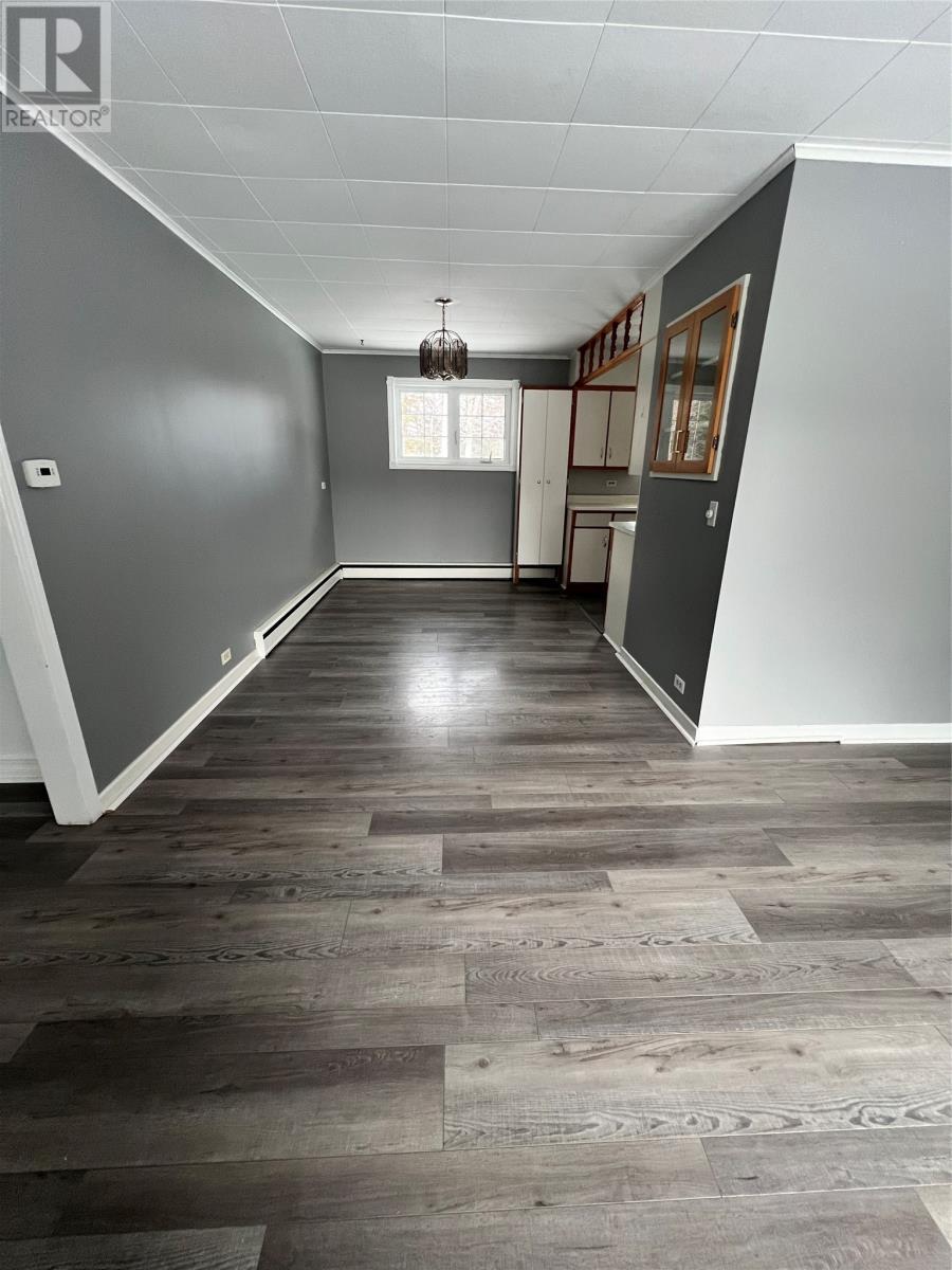 93 Midland Row, Pasadena, NL - Indoor Photo Showing Other Room