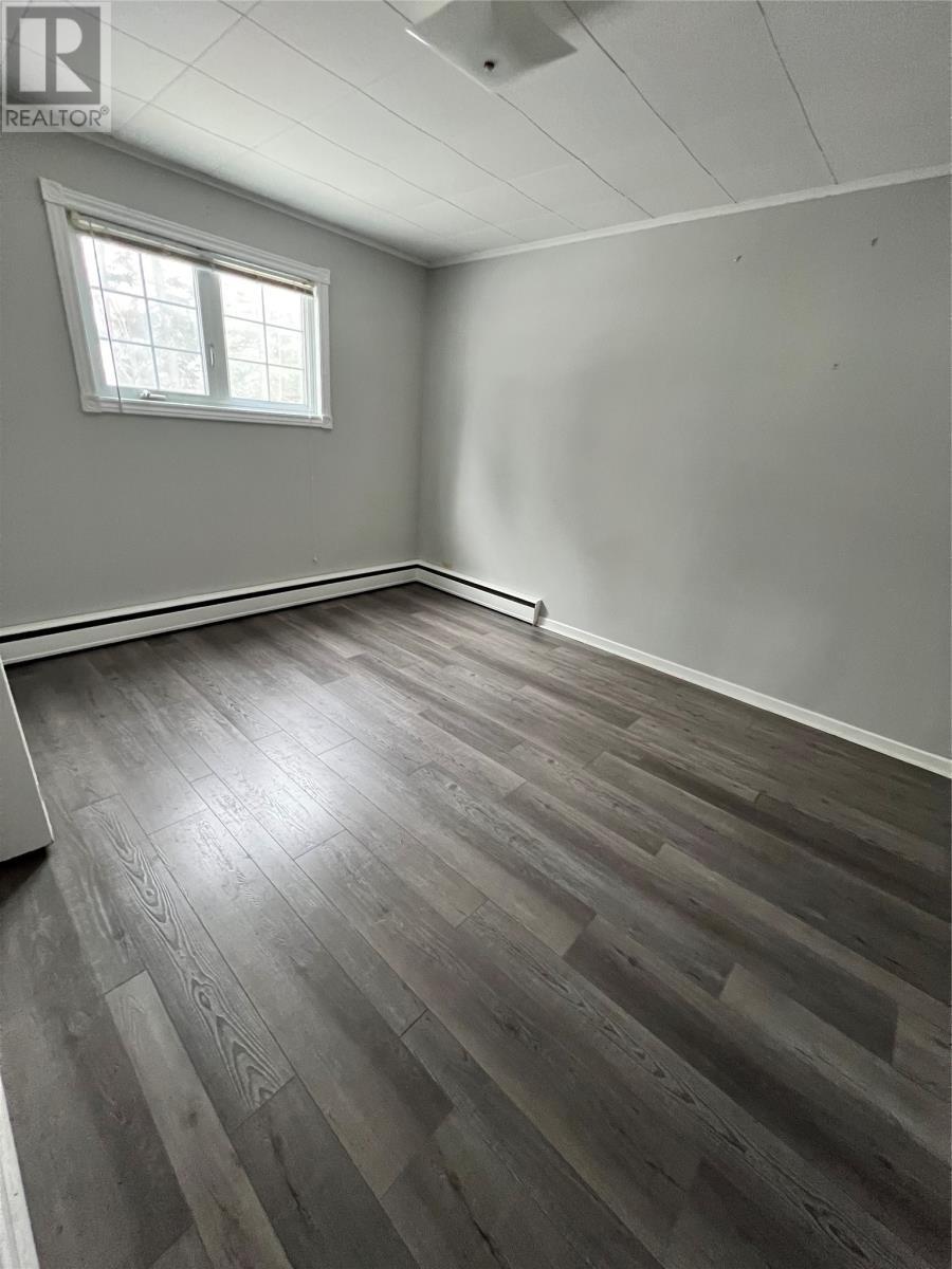 93 Midland Row, Pasadena, NL - Indoor Photo Showing Other Room