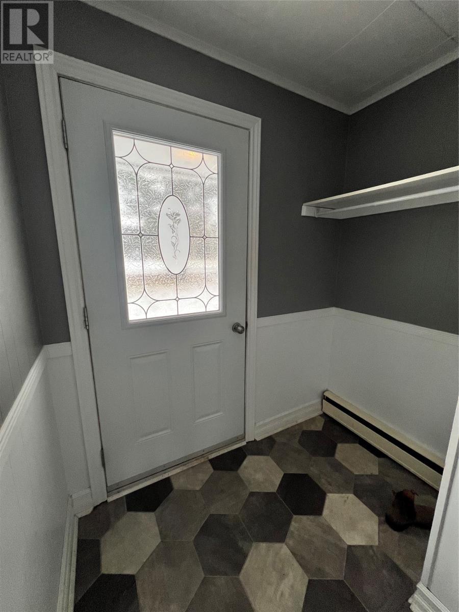 93 Midland Row, Pasadena, NL - Indoor Photo Showing Other Room