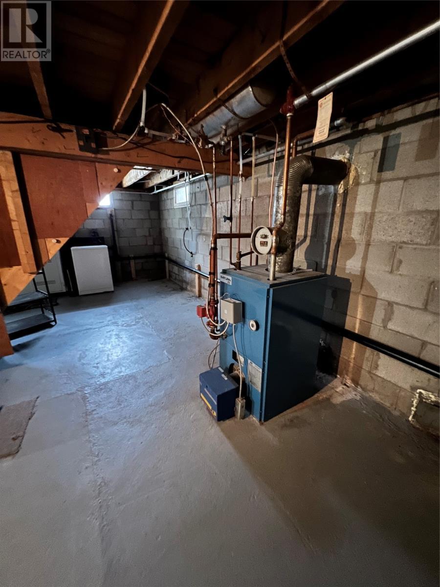 93 Midland Row, Pasadena, NL - Indoor Photo Showing Other Room